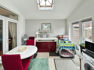 Kitchen- click for photo gallery